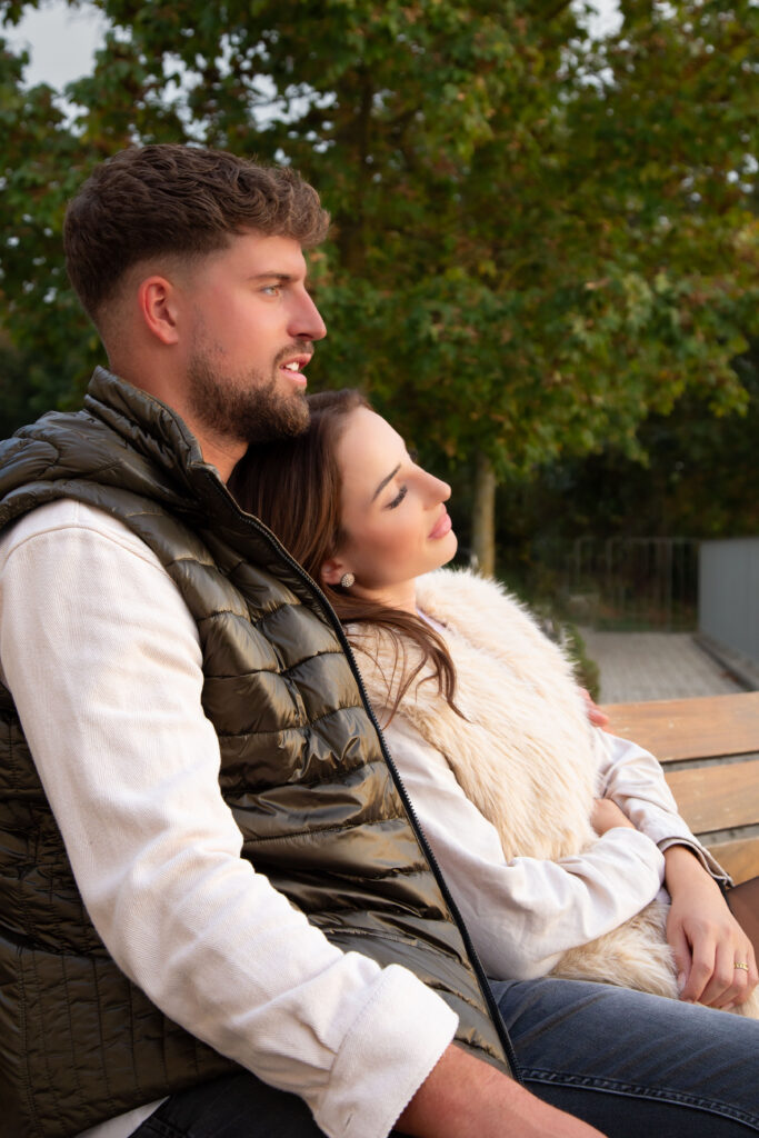 Paarshooting auf dem Turmberg in Durlach, Karlsruhe – Romantisches "Save the Date" Shooting für Hochzeitskarten