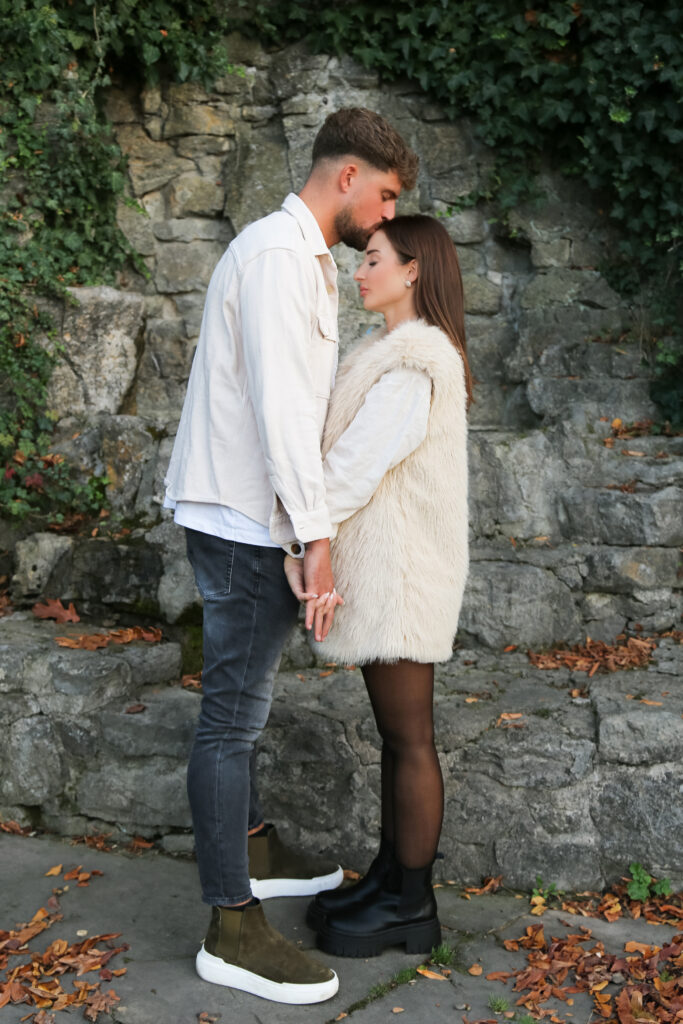 Paarshooting auf dem Turmberg in Durlach – Romantisches "Save the Date" Shooting für eure Hochzeitseinladungen
