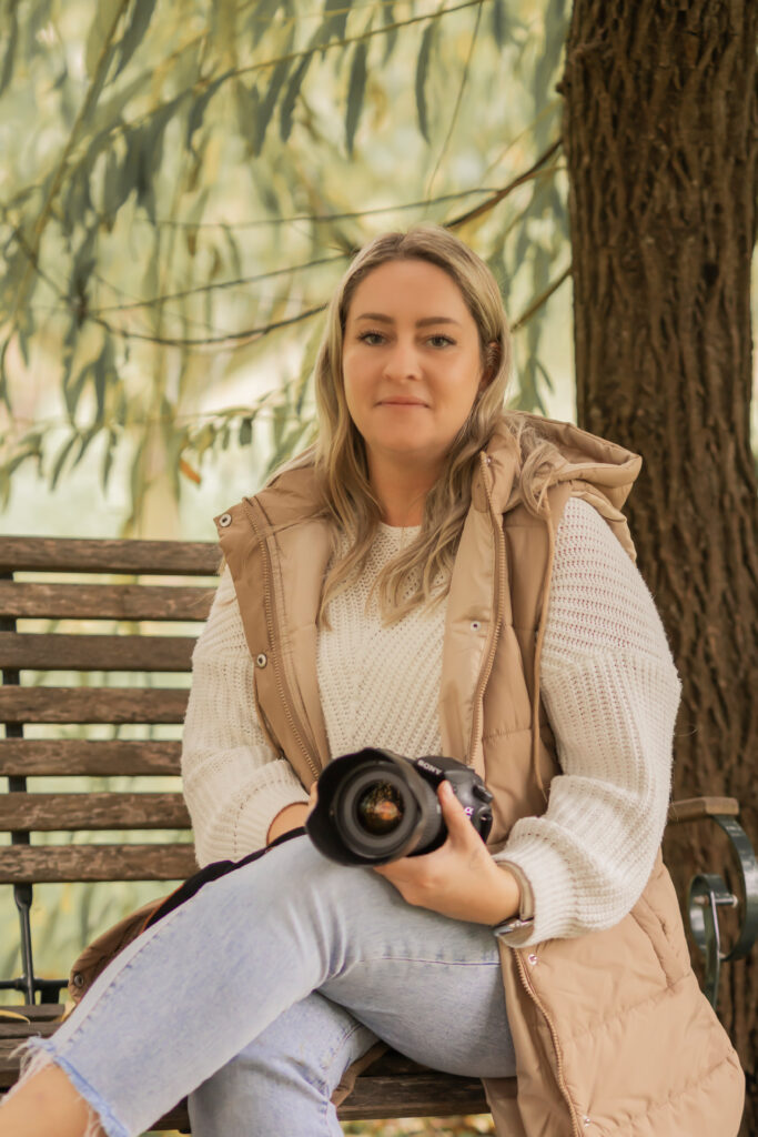 Business-Fotoshooting in Karlsruhe, Unternehmer oder Geschäftsinhaber in professionellem Outfit, inszeniert vor einer modernen oder natürlichen Kulisse