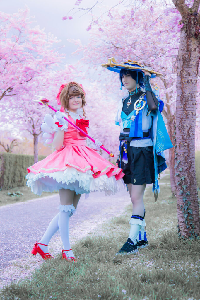 „Erlebe ein einzigartiges Cosplay-Shooting mit der magischen Atmosphäre der Kirschblüten Sakura. Perfekt für deine Social Media Inhalte!“