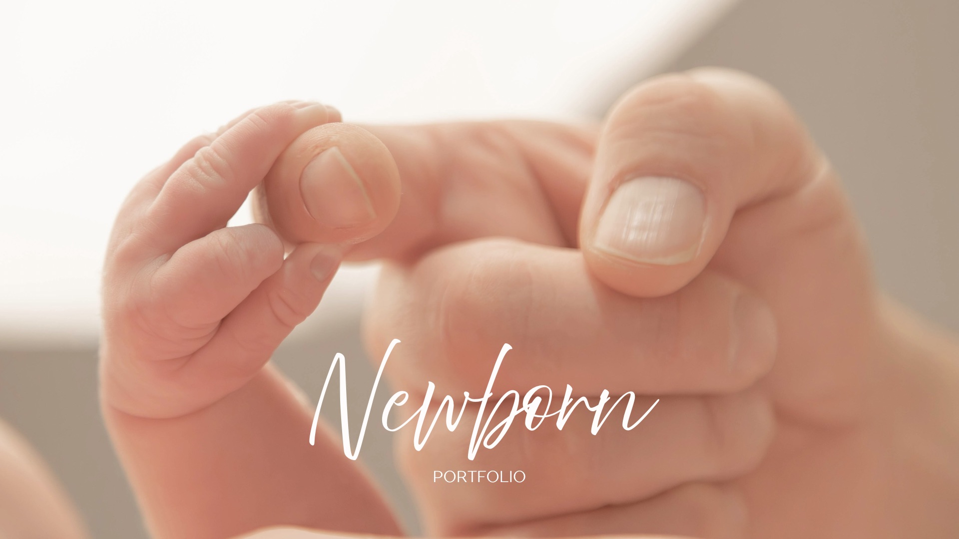 „Neugeborenenfotografie Karlsruhe – liebevolle Babyshootings im Studio oder als Homestory bei euch zu Hause“